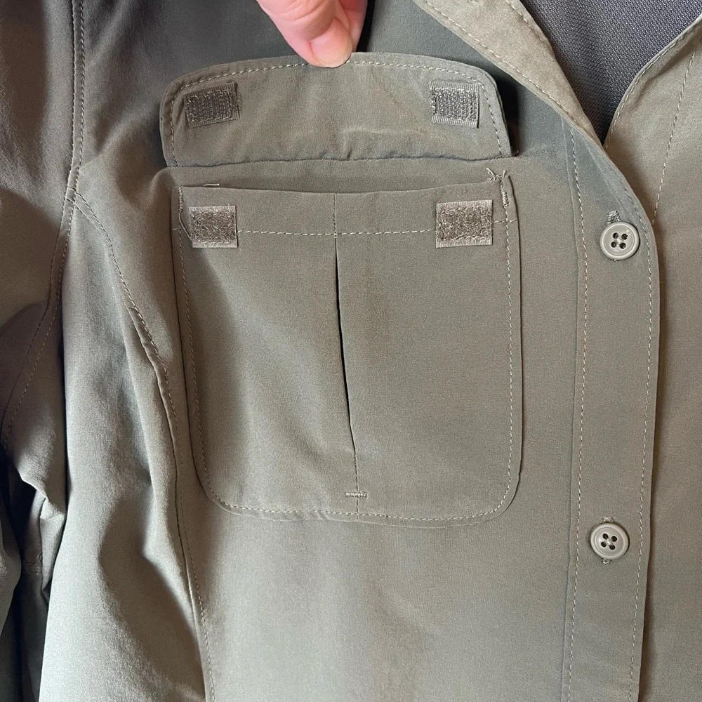 Columbia women’s Omni-shade green button down long sleeved shirt size medium - Picture 4 of 7